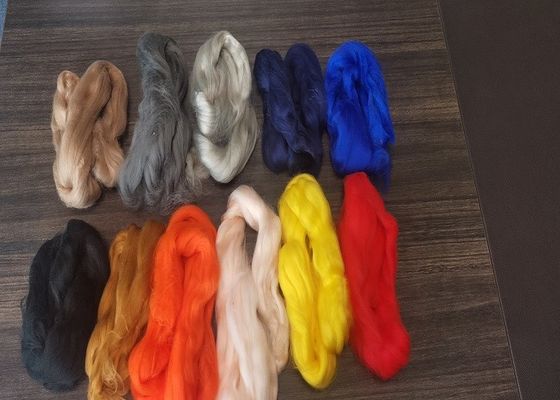 Fibre synthétique du haut polyester 0.9D du rétrécissement 25mm de la rotation de laine
