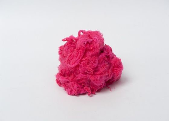 fibre discontinue de polyesters rouge de Vierge de matière première de polyester de 2.5Dtex 51mm ISO9001