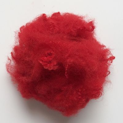 le dopant de 3Dx32MM a teint la fibre discontinue de polyesters réutilisée rouge pour la fausse fourrure artificielle