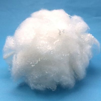 Capitonnage bourrant la résilience élevée de la fibre discontinue de polyesters de Vierge 15Dtex