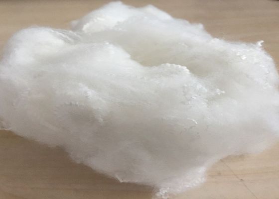Matière première de polyester blanc cru lumineux de 1.5dtex×38mm pour faire le fil de gant