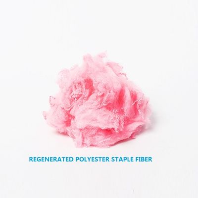 Fibre de polyester réutilisée coupée comprimée teignant la matière d'agrégation rose