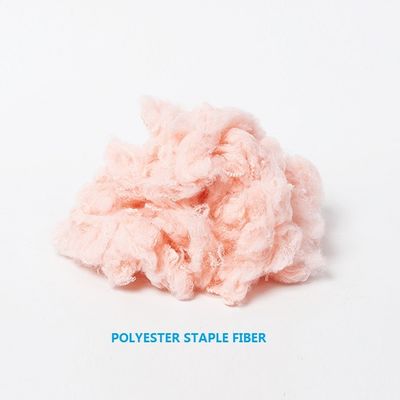 Fibre de polyester réutilisée coupée comprimée teignant la matière d'agrégation rose