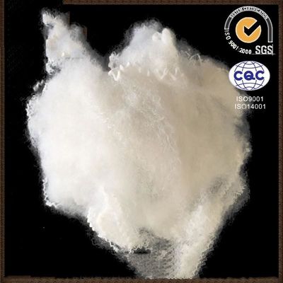 Anti fibre discontinue de polyesters statique blanche de PSF 1.4D-22D pour le sofa remplissant